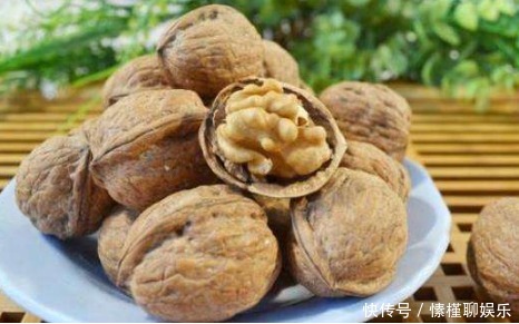 膽固醇|吃核桃的什么時(shí)間“最佳” 很多人都吃錯(cuò)了，等于白吃