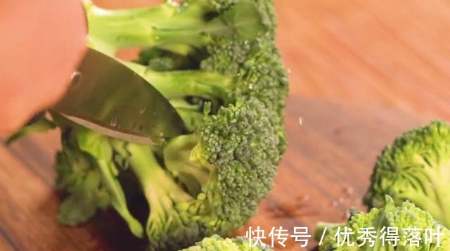 鲜酸微辣的捞汁粉丝,简单好吃的家常美味,家人特喜欢!