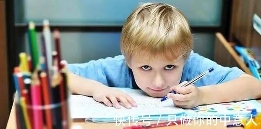 左手|左撇子的孩子更聪明?其实不一定,左撇子其实没有那么简单