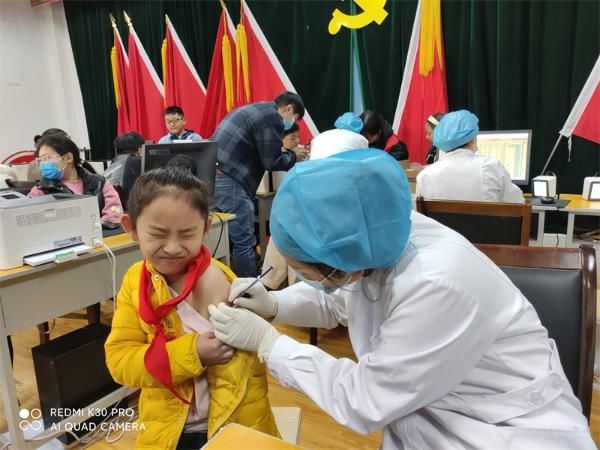 淮海路小学|淮海路小学志愿者为校园疫苗接种保驾护航