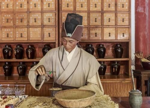 男子|陽氣少，所以腰就酸！分享兩個中醫“土方法”，歸還體內陽氣