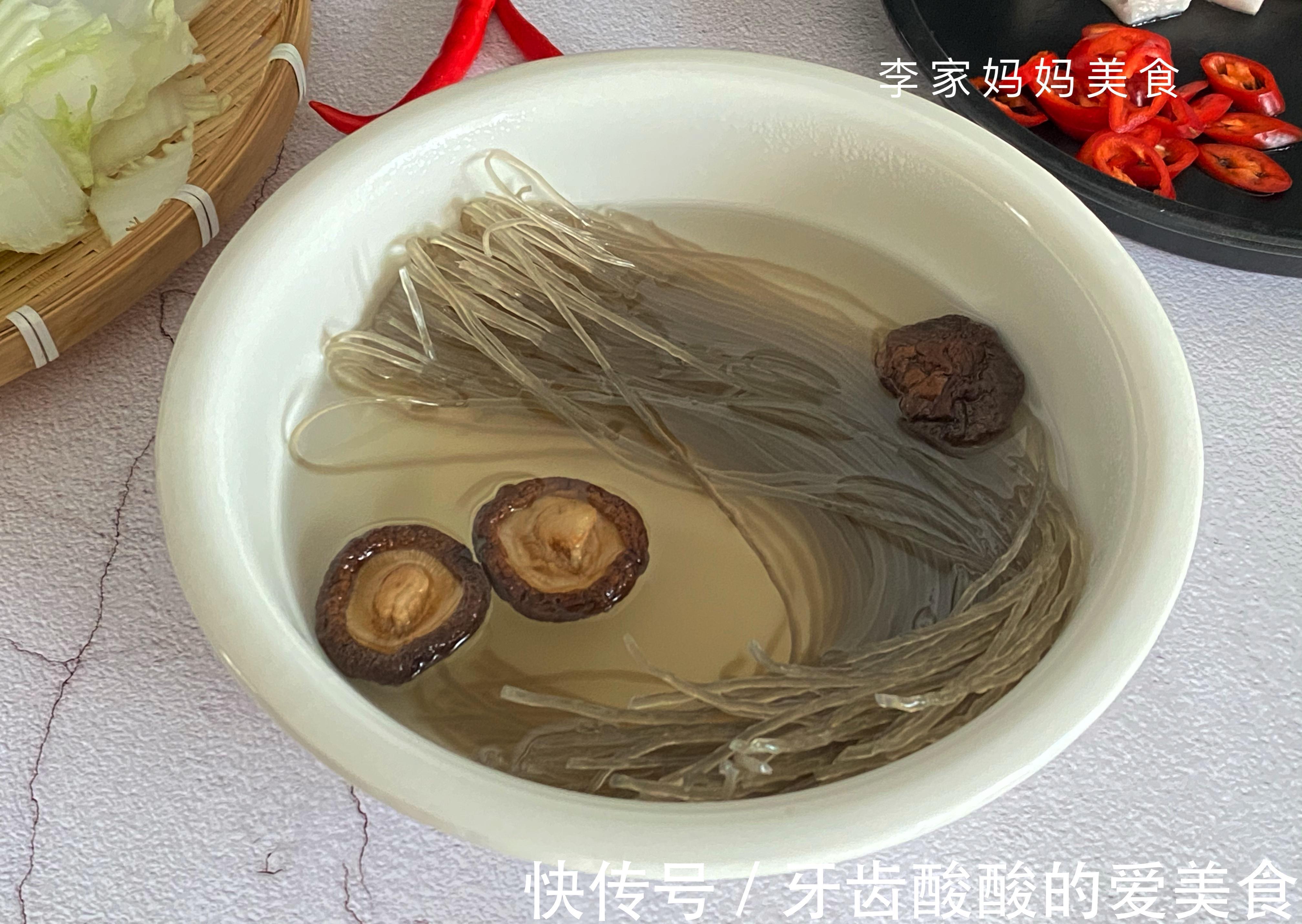 冬天寒冷又干燥，多给家人吃炖菜，营养滋润又去燥，简单好吃