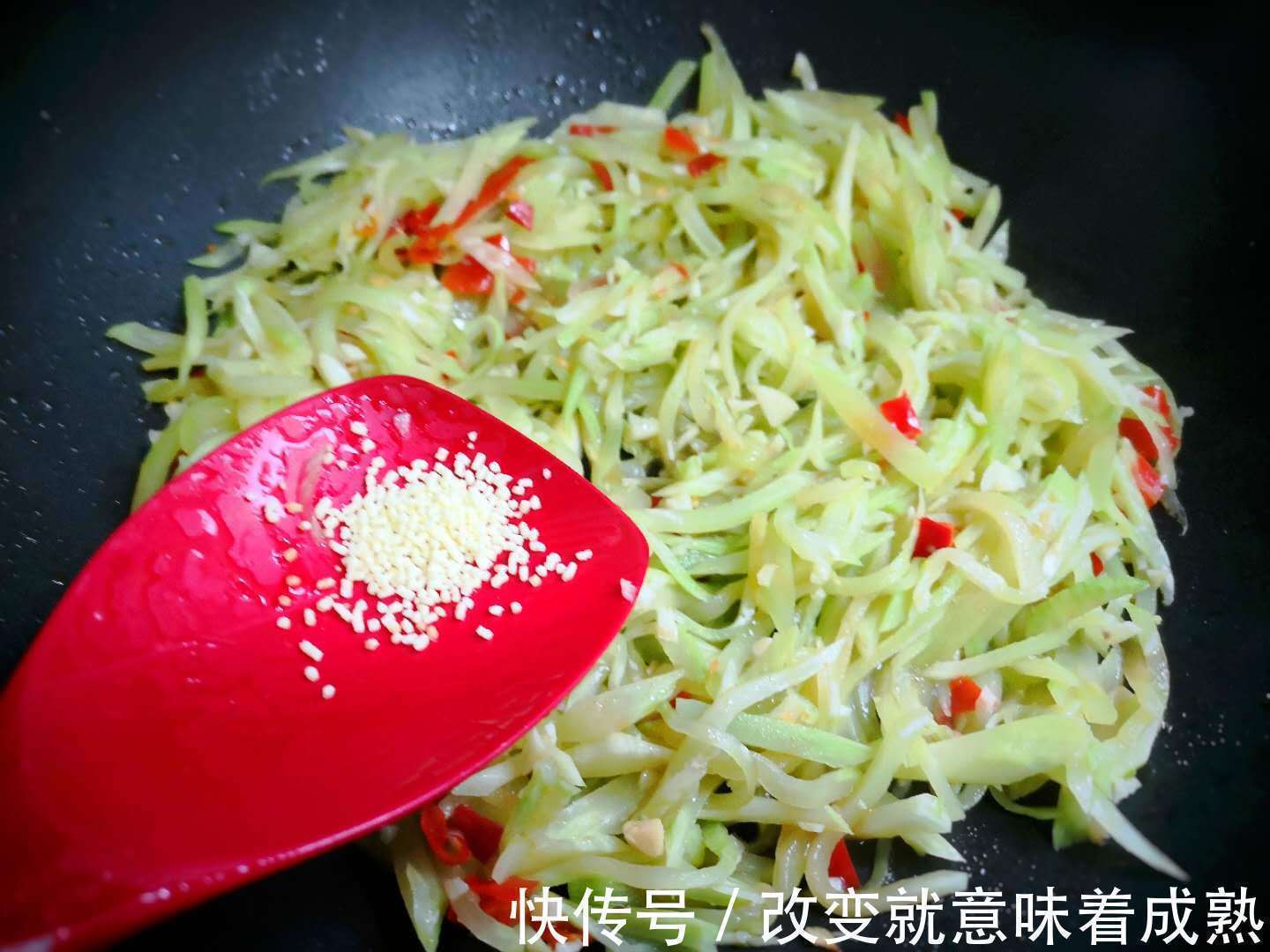 秋天,这菜满满维生素,预防感冒改善睡眠,老人孩子都可以多吃!