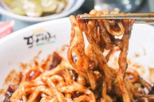 热腾腾的「韩式料理」出炉,追剧必备!