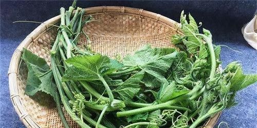 想长寿全靠吃，3种食物不能少，排毒养颜，有益健康！