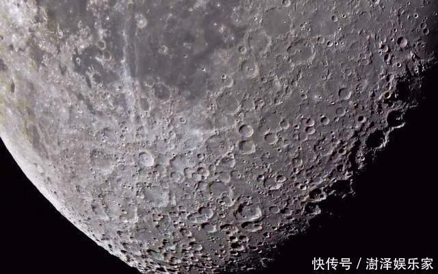 为什么月球始终一面对着地球？美国科学家：曾有巨大金属撞击月球