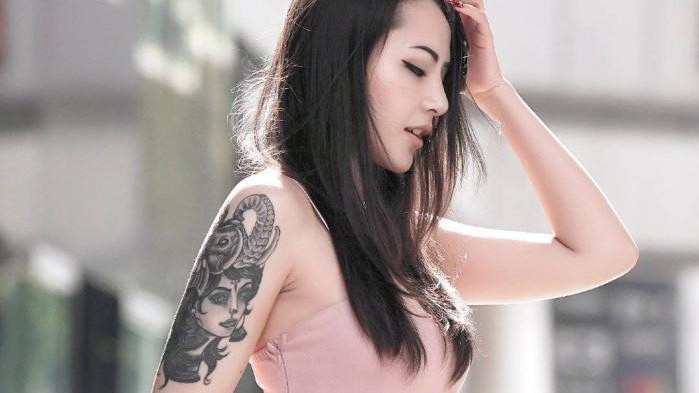 粉色|精致女人, 粉色吊带连衣裙, 穿出时尚少女感