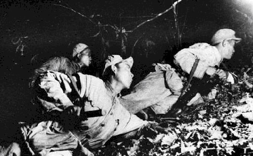 敌人|1953年7月,我军攻破“白虎团”指挥所后,还夜袭了美军的炮兵营