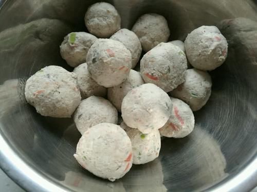 低脂又美味的鸡肉丸子，好吃不油腻，解馋下饭又不担心长胖