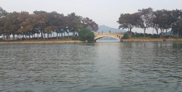 杨复$4首有趣幽默的古诗词,奇思妙想带来文采飞扬,千年后令人惊叹