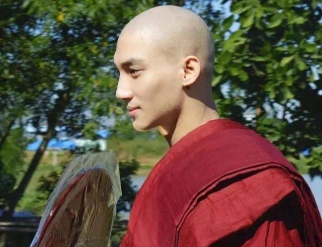 自律|“帅和尚”露大肌肉迷倒无数妹子,网友:和尚界的王力宏