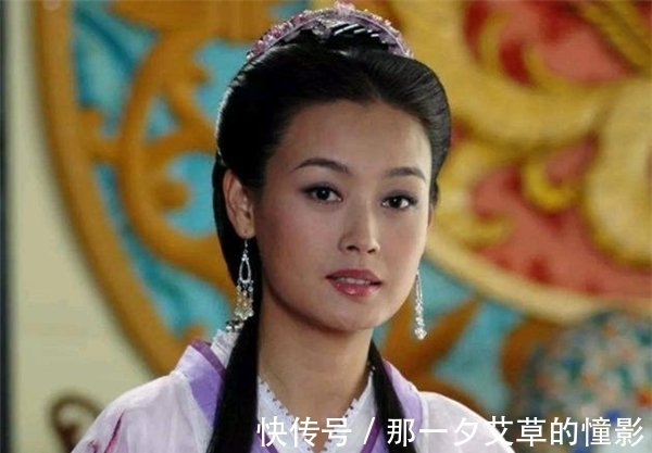 纪晓岚!乾隆出上联:洞中泉水流不尽,纪晓岚哑口无言,一女子竟轻松对答