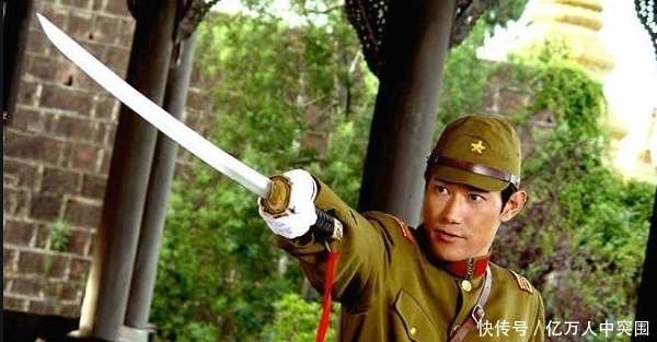 跑掉|这一场重头戏,打早了敌人要跑掉,打晚了,自己要被包围!