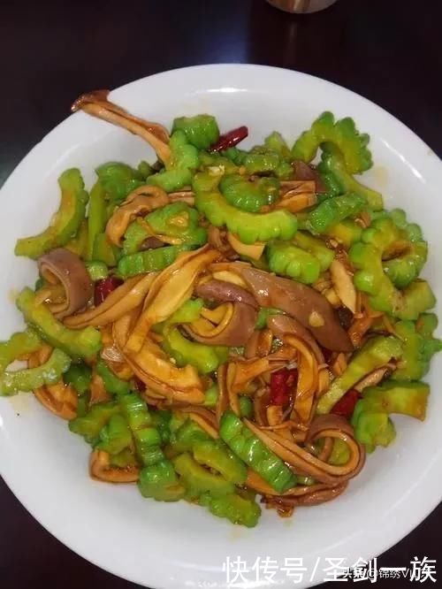 三八节将至，教你32道解馋下饭的家常菜，看着女神吃着过瘾！