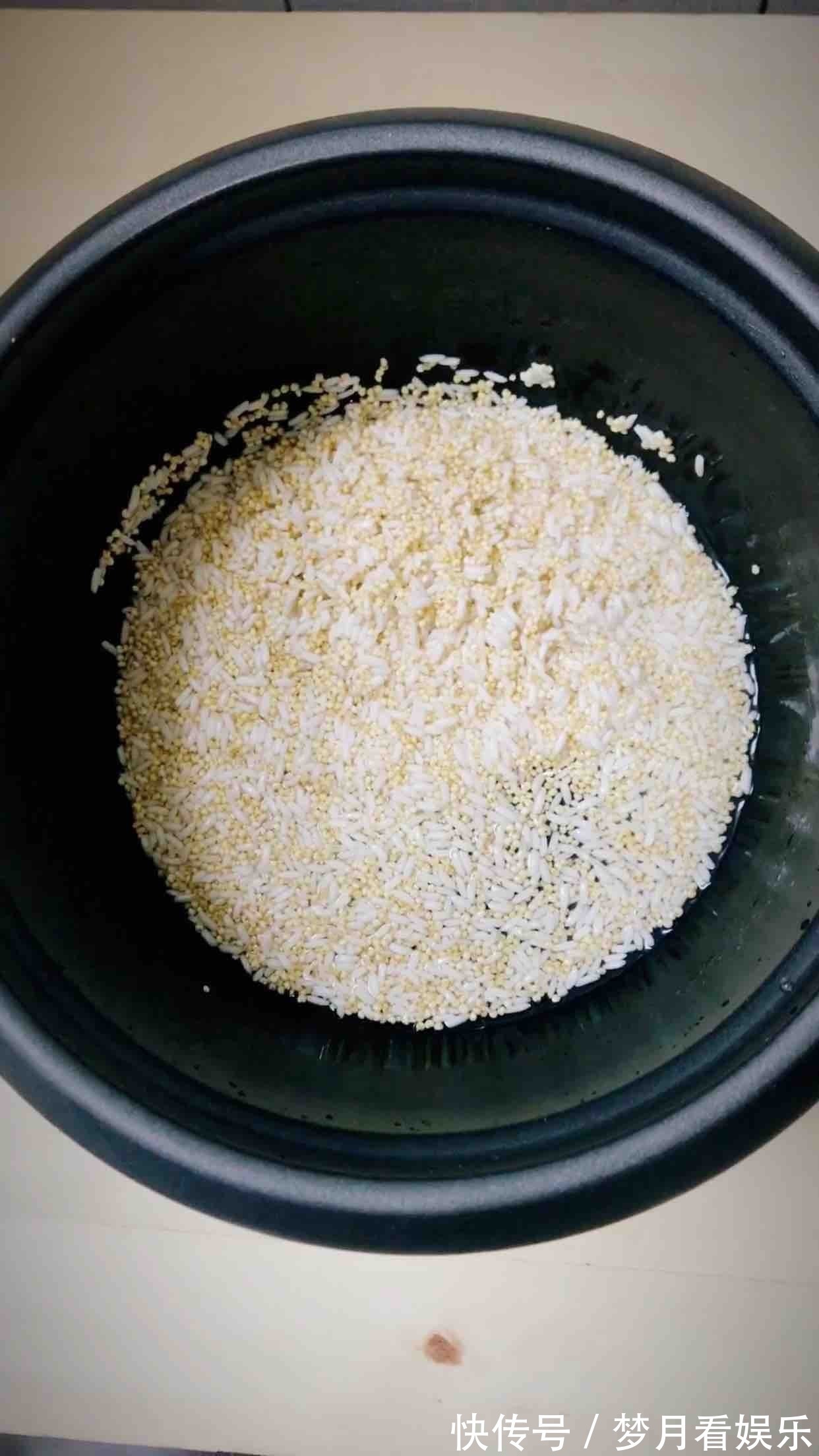 糯米|这粥坚持喝了2个月,白发少了,气色好了,闺蜜效仿也做给妈妈喝