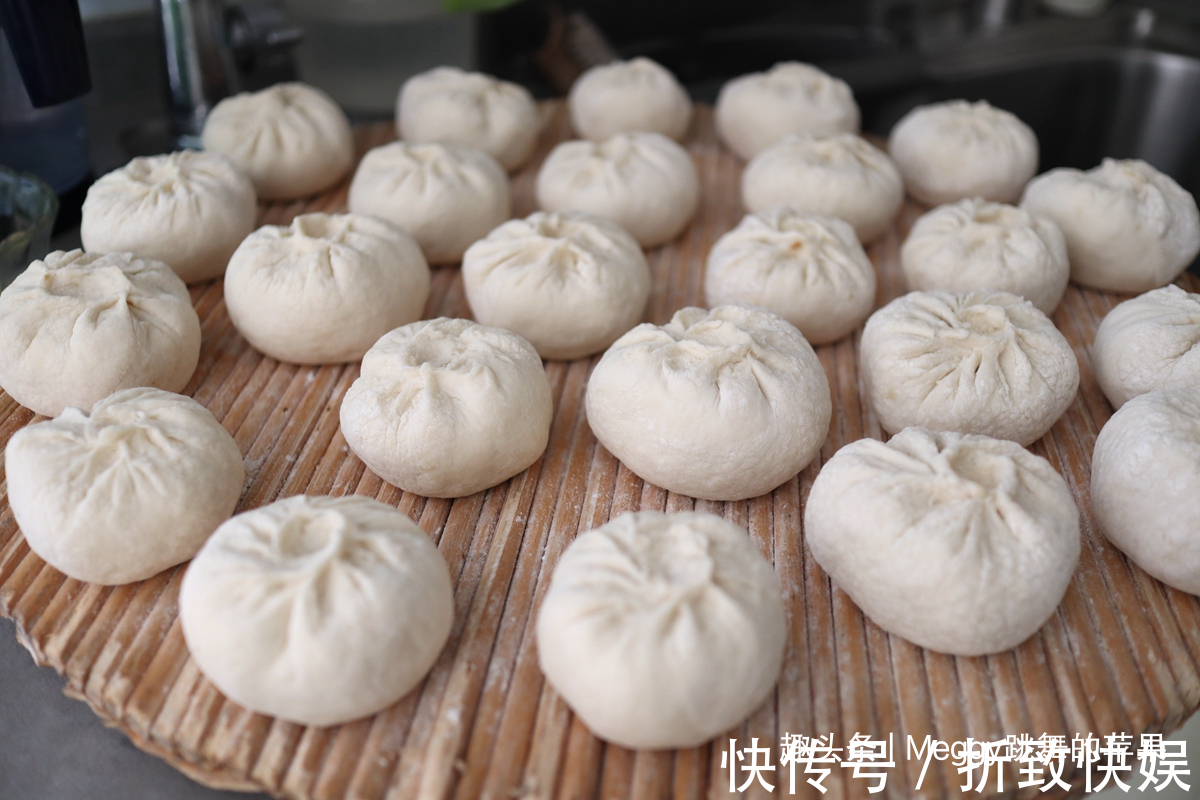 酱肉|酱肉包子太香了，蒸两锅晚餐早餐全解决，家中存货再也不愁吃