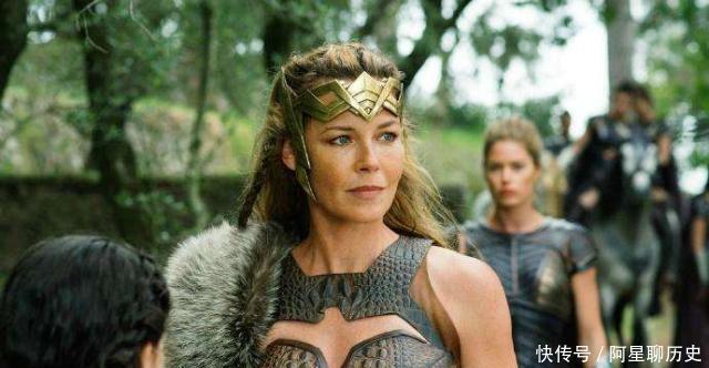 捷克|现实版女儿国，美少女皇家卫队，让无数男人闻风丧胆的一支部队