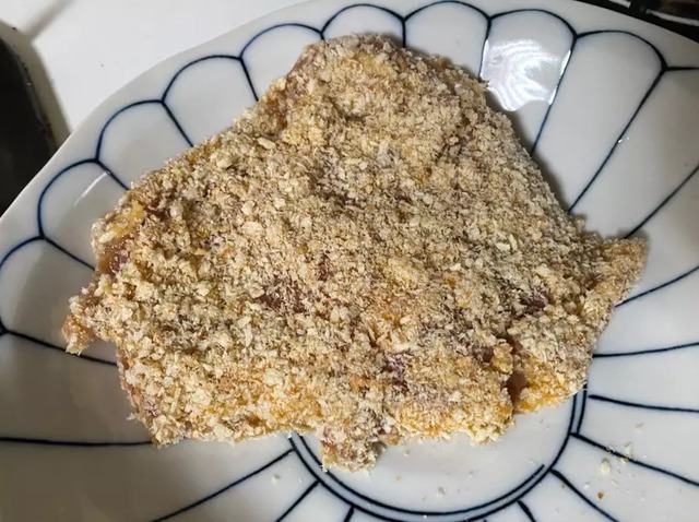 做菜嫌麻烦大叔教你起司猪排,金黄酥脆,香气扑鼻,小孩最爱~