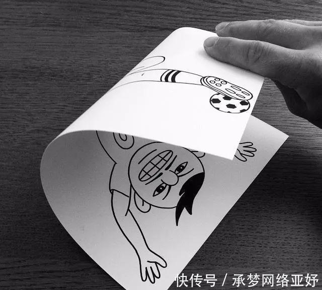 愤怒的小鸟!一张纸玩起了3D游戏,网友评论只有无聊又有才的人才能做到