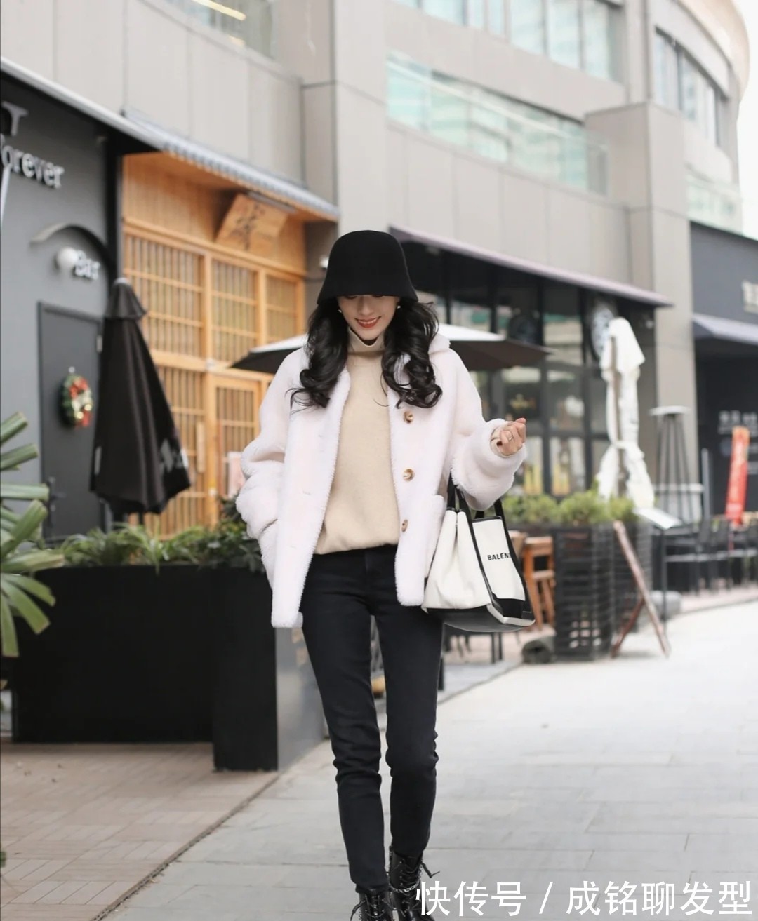 裤装 这才是40岁的女人最高级的装扮!简约大方又时尚,显瘦又显气质