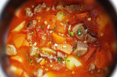 谁说番茄牛腩炖不好吃，厨师长教你这几步，保证牛腩酥烂又好吃