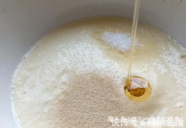 葡萄干|活了30年,才知道黄豆里打1个鸡蛋这么好吃,香甜解馋,看流口水