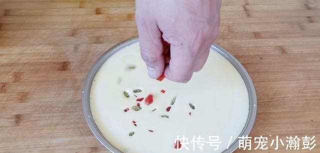 美味|一袋牛奶加三个鸡蛋，教你做美味小吃，学会了天天吃都不腻，香