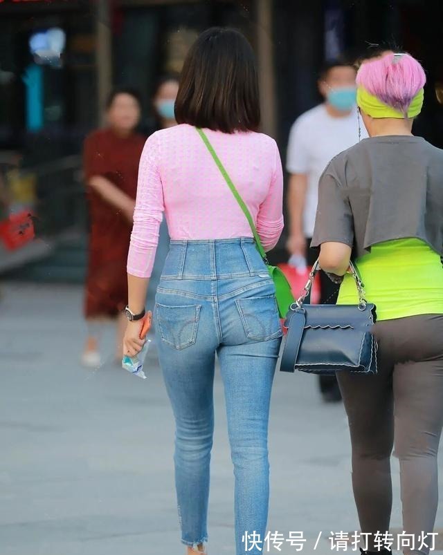 穿搭 瑜伽裤遮肉的穿搭秘籍,少不了休闲裤装的修饰,仪态典雅!