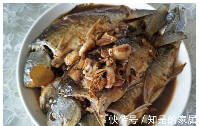 下酒|鲫鱼最好吃的做法,鱼肉鲜嫩又入味,下酒又下饭