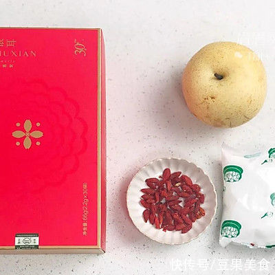 桂花蜜|冬日滋补,你需要这道雪梨银耳糕