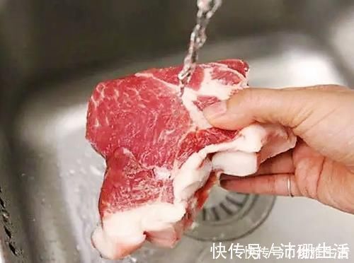 肉类|解冻生肉时,大厨教你四个技巧,冻肉10分钟就化开,赶快收藏起来!