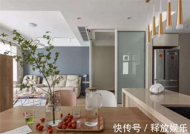客厅|她家96平的房子光一个客厅就把我迷住,全屋处处是亮点!真心羡慕