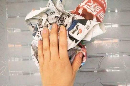 东西|还在用报纸擦玻璃保洁阿姨告诉你“此方法”既干净又省时