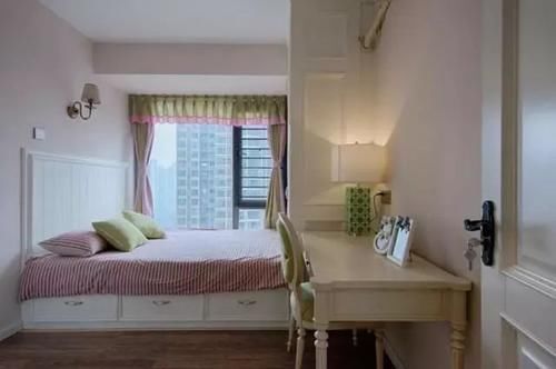 榻榻米床|老婆硬在客厅装“假床柜”,入住才知实用!邻居羡慕极了,晒晒