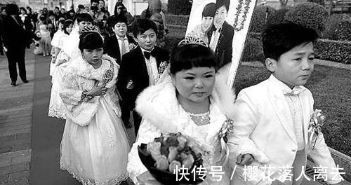 女孩|90厘米袖珍女孩嫁175厘米男孩,婚后儿子出生,全家人没了笑容