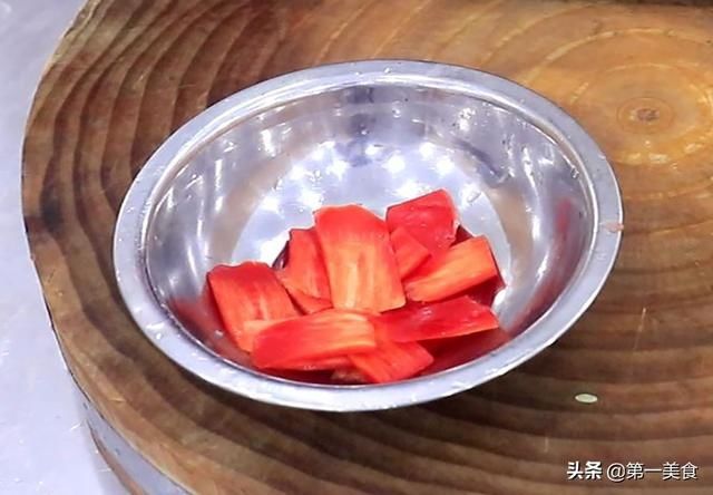 四季豆|厨师长教你饭店腊肠炒芸豆做法，满满都是小技巧，清脆可口又简单