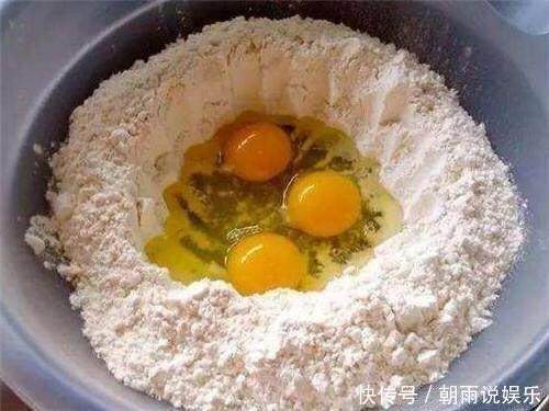 蒸馒头加入这一步骤，蒸出又白又松软的大馒头，一学就会！