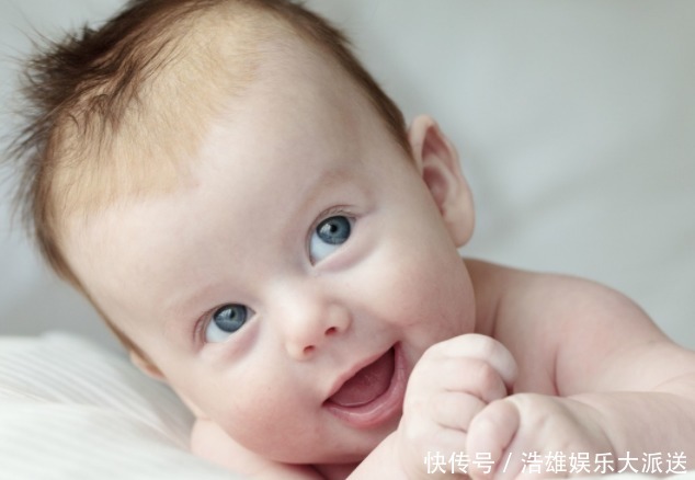 宝宝出生后多久会抬头和翻身一般在此时间,你家孩子达标了吗