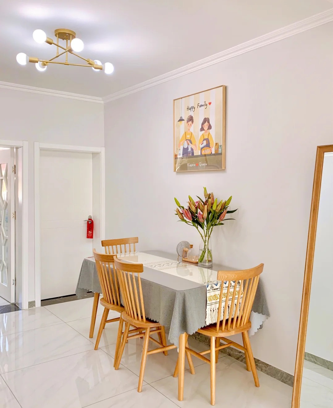 颜值担当|她家全屋不吊顶,只走石膏线,墙面不造型,只刷乳胶漆,温馨耐看