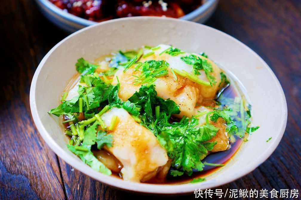 母子二人的晚餐，荤素搭配，味道好又实惠，网友：一看就是亲妈