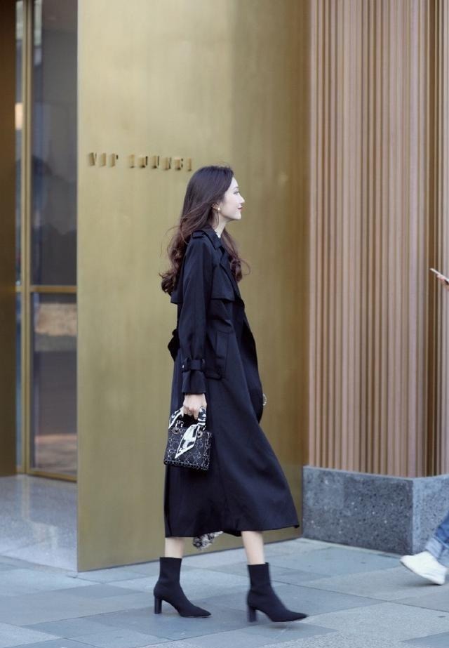 袜靴 女人再懒也少穿运动鞋,今年这“5双鞋”正当红,显高还不累脚!