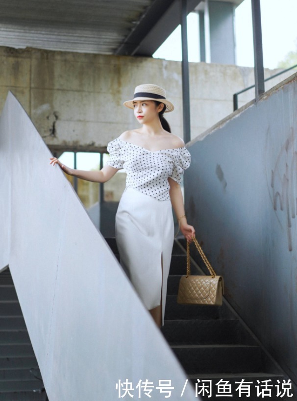 穿搭|三木把“透视波点衫”穿火了,配小抹胸清爽时髦,人群中美成焦点