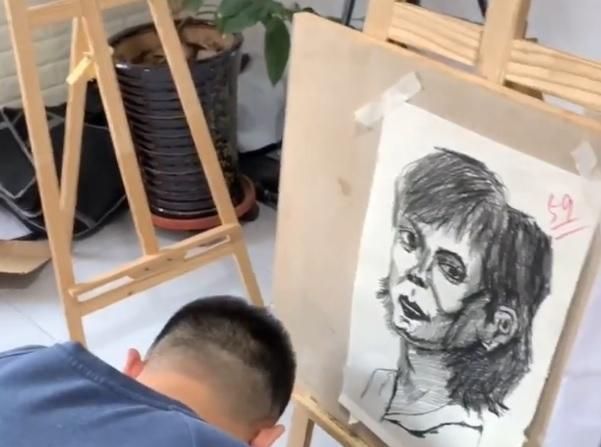 孙俪@美术生画孙俪只打59分,老师多一分都不想给,问题究竟在哪里?