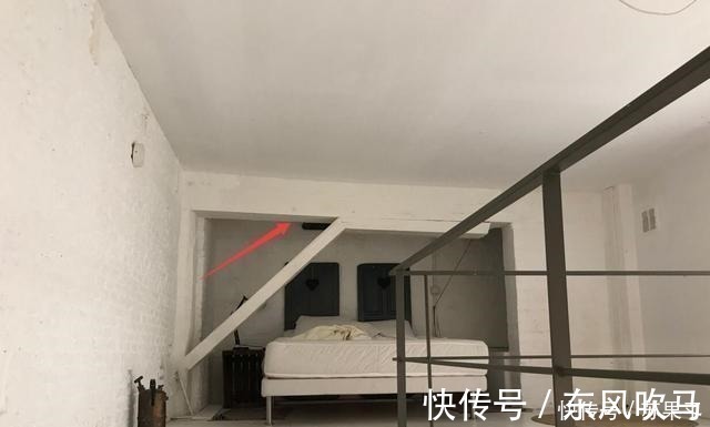 宝地|现在业主越来越聪明了!横梁不能拆,就在下面加块板,做收纳宝地