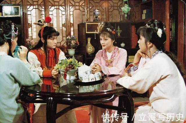 黛玉$薛宝钗劝林黛玉别读禁书:是三层套路的潘嘎之交!小丑竟是她自己