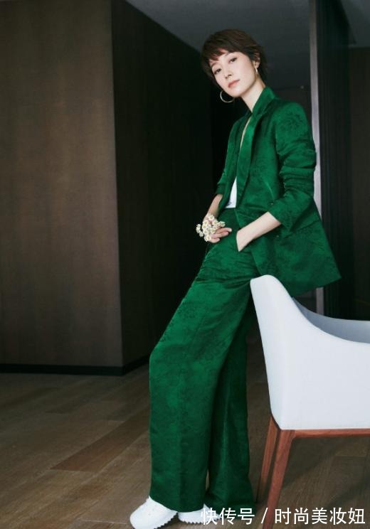 高级感|马伊琍真的好自信,衬衫裙满是褶皱照样穿,气质好仍显高级感