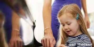 男女|孩子穿裙子的时候老是掀自己的裙子,我们该怎么让她有男女概念呢