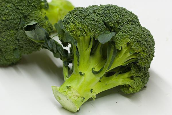 食物|甲状腺长了结节,不能吃西兰花真正不能吃的食物,医生列给你