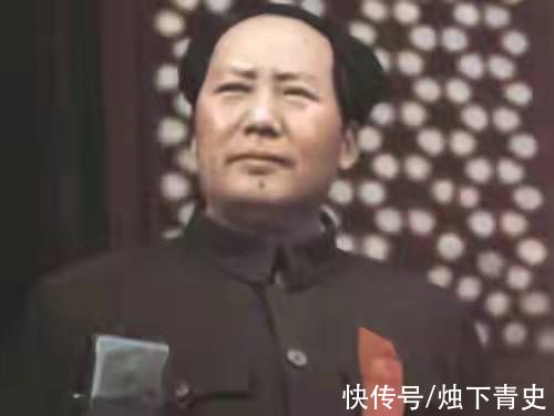 毛主席！1952年，一位教授建议修改《七律·长征》，毛主席知道后如何回应