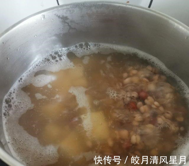 养胃|薏米山药红豆枣粥，夏季养胃去湿粥，营养价值非常高！